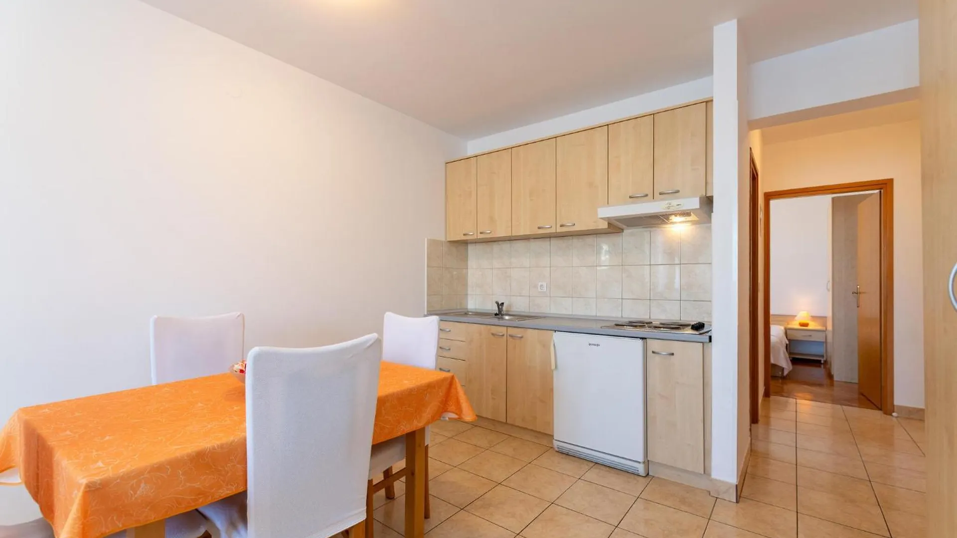 1 Bedroom Lovely Apartment In Vinjerac