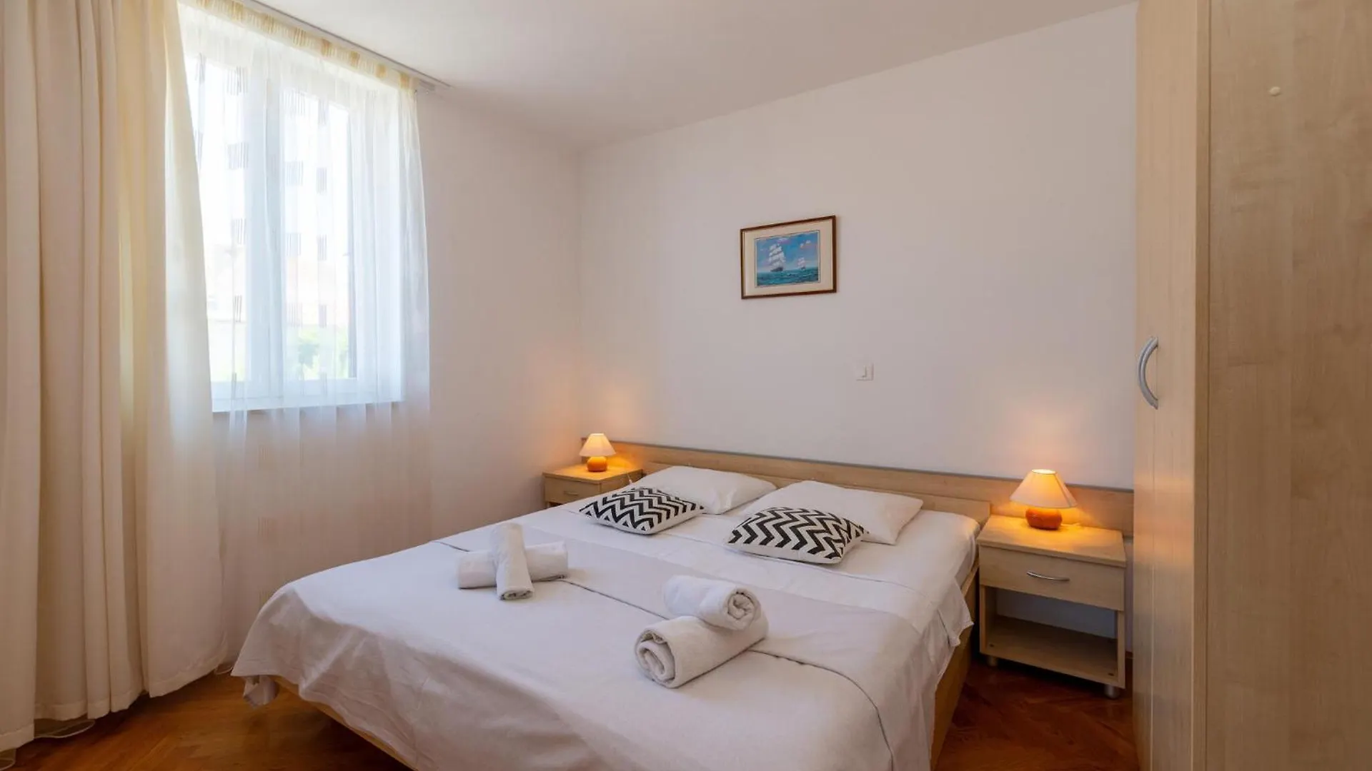 1 Bedroom Lovely Apartment In Vinjerac